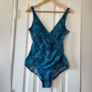 NWOT Miraclesuit Women’s Swimsuit One Piece Size 16